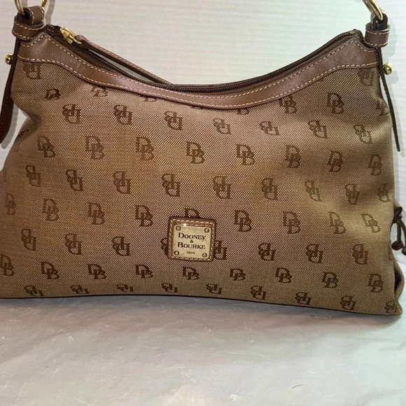 Dooney & Bourke Handbags - Dooney & Bourke 1975 Large Hand Bag